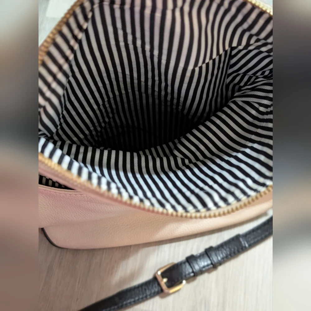 Kate Spade Cream and Black Crossbody Bag - Preloved - Picture 16 of 16